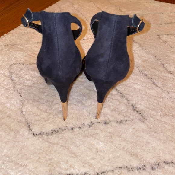 High heels - Picture 5 of 7